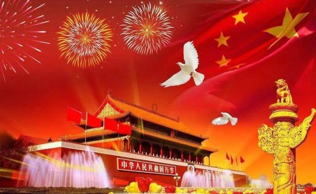 深蓝色背心搭配紧身牛仔裤，靓丽的形象是你喜欢的吗？